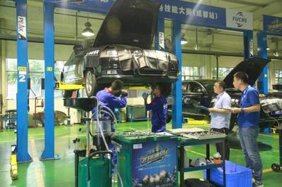 技能展风采，服务赢未来——第一届福斯“飞翔油您”汽车服务技能大赛成都站热力开赛